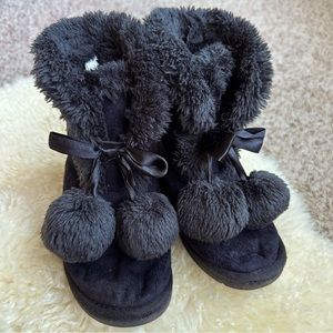 Lily and Dan black pom toddler furry boots size 11/12